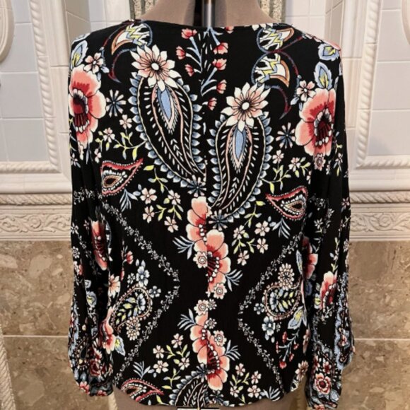 Xhileration. Sz L. Drawstring Blouson. Rayon. Zip Up. Scoop Neck Black. B124 - Picture 2 of 5